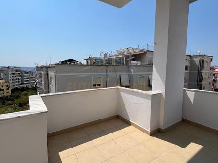 Shitet, Apartament 2+1, Rruga Dajtit, Fresku, Tiranë.