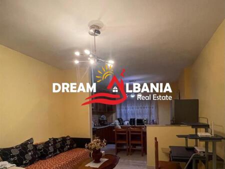Appartamento 2+1 in Vendita in Rruga e Dibres, vicino alla Scuola Bashkuar a Tirana (ID 4129498)