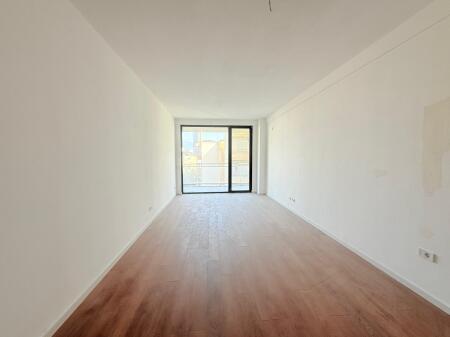  Ambiente Ufficio in Affitto – Golden Tower, Via Mine Peza