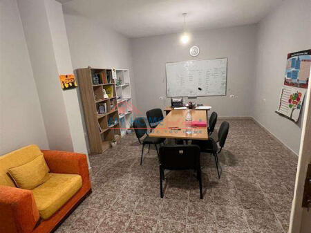 Zyre me Qira Myslym Shyri ne Tirane