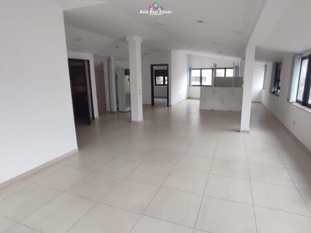Ufficio in Affitto a Brryli (ID BZ2546) Tirana.