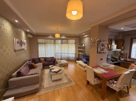 APARTAMENT 2+1+2 NE SHITJE PRANE MATERNITETIT TE RI! 198,000 €