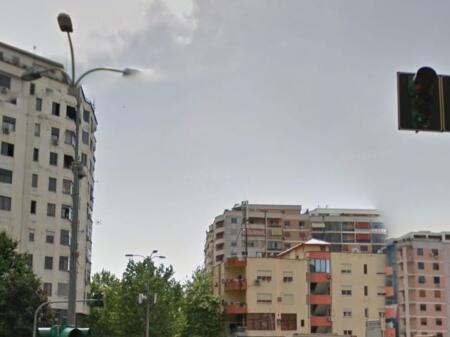 Locale per ufficio in affitto sulla strada "Asim Vokshi" vicino alla ex stazione ferroviaria.