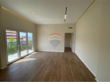 Apartamente 1+1 per shitje prane Mangalem