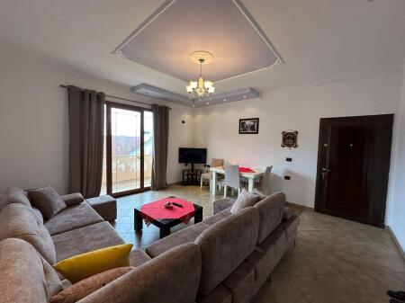Affittasi il piano di una villa a Babrru. 350 € /Mese