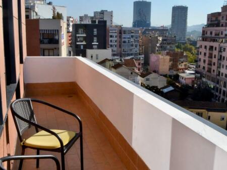 Apartament 1+1 me Qira – Rruga e Barrikadave