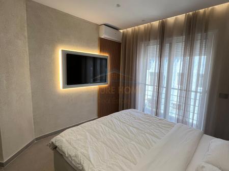 Shitet, Apartament 1+1, Rruga Bogdaneve, Tirane
