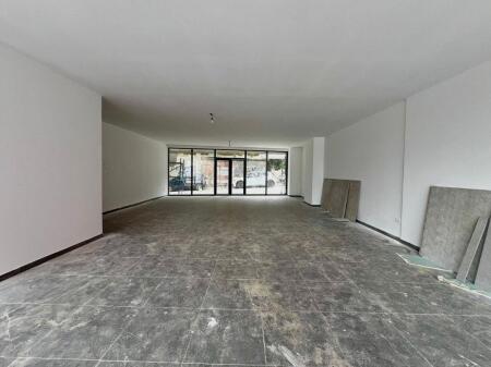 DYQAN ME QERA 120M2 RRUGA E DIBRES 1.200 EURO