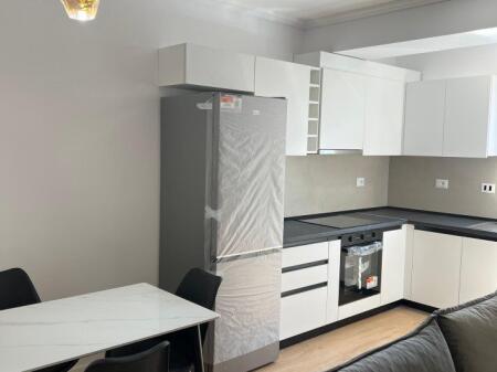 Apartament me qera - 📍Bulevardi Zogu I