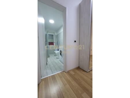 Jepet me qira apartament 1+1 te Kopshti Botanik, rruga "Xhon Kenedi"