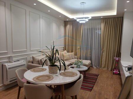 Shitet, Apartament 2+1+2+Post Parkimi, Unaza e Re , Tiranë.