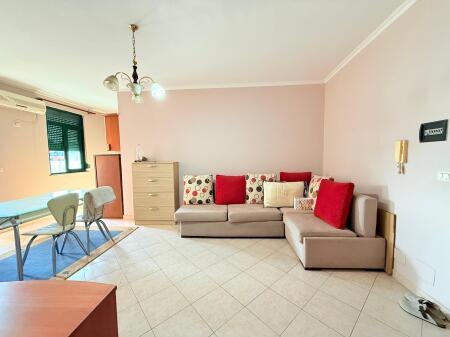 Jepet me Qira Apartament 1+1,  Zona Ekspozita