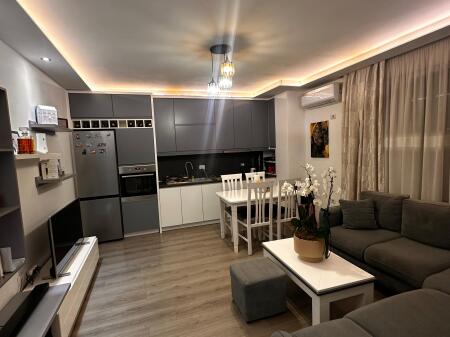 JEPET ME QERA ZYRE 200M2 2000 EURO BLLOKU