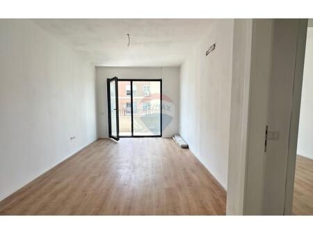 APARTAMENT 1+1 PËR SHITJE - LIQENI I THATE