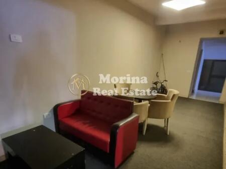 Affitto, Locale Commerciale, Via Hoxha Tahsim, 500 euro/mese.