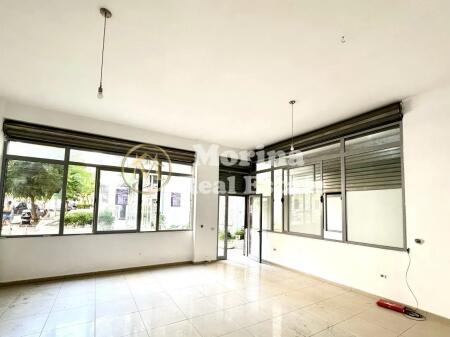 Shitje, Ambient Biznesi, ne Yzberisht, Cmimi 74800 Euro.