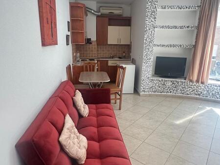 400€ me qera te bar Britaniku
