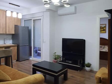 Jepet me qira apartament 1+1 TE AMERIKAN 2 Rruga E Dibres 45.000 leke