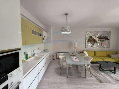 Affitto, Appartamento 2+1 Complesso Nobis, Tirana