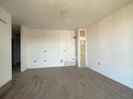Shitet apartament 1+1 Ish Fusha Aviacionit