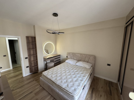 Jepet Me Qera Apartament 1+1+1 Ballkon