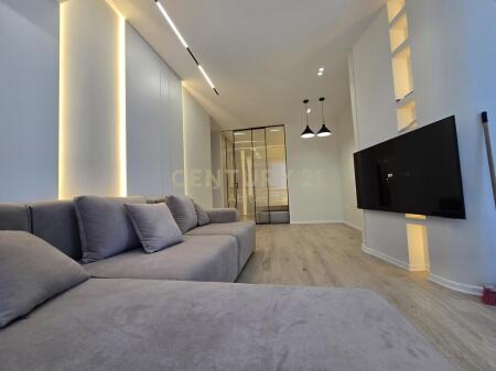 APARTAMENT 2+1 PER SHITJE: TE 21 DHJETORI, PAS OSLO 250,000 €