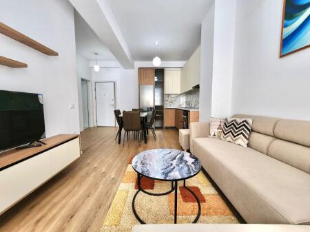 Me Qera: Apartament 1+1 | 65 m² | I RI (hera e parë me qira 🔥) 📍 Kompleksi Kaimi, Ali Demi Çmimi: 450€/Muaj