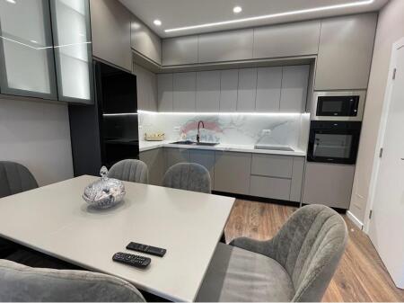 Apartament 2+1 me Qira në Rr. Ali Demi
