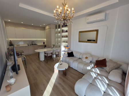 JEPET APARTAMENT ME QERA 1+1+BALLKON "RRUGA XHANFIZE KEKO, PORCELAN" 75.000 LEKË.