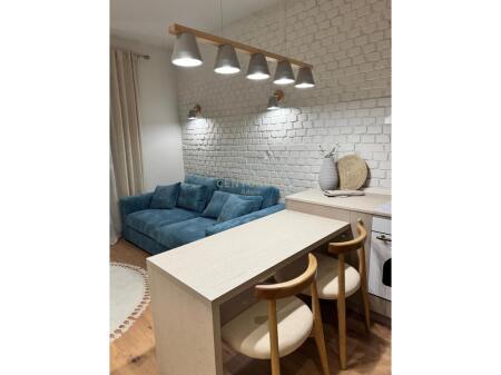 Apartament 2+1 per Qira ne Myslym Shyr!
