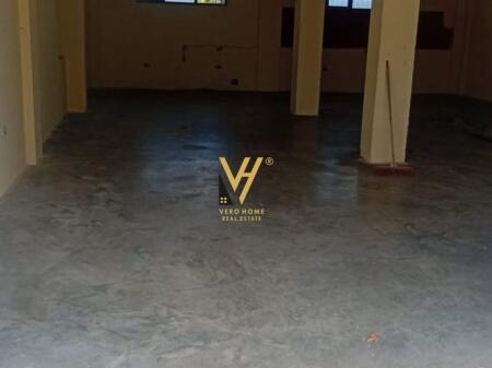 SI AFFITTA MAGAZZINO 132 M2 AL BULEVARDI BLU, KAMEZ 800 EURO