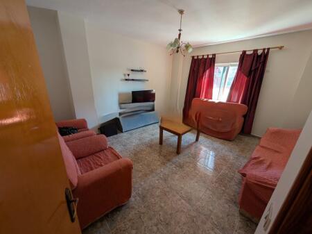 Jepet me qira apartament 2+1+2 ne Rrugen e Kavajes. 600 € /Muaj