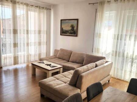Apartament Me Qera 2+1+2 Tek Rruga e Dibres (ID B2201185)Tirane