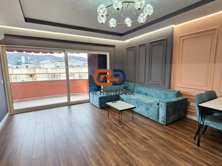 Tek Komuna E Parisit, Shitet Super Apartament 2+1+2 Totalisht I Investuar !!
