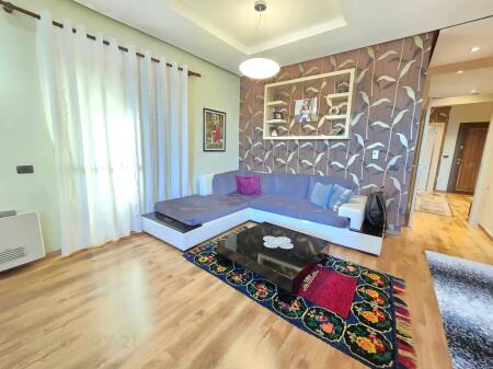 SHESIM APARTAMENT 1+1 (106m² neto, i konvertuar ne 2+1 ) ISH TREGU ELEKTRIK