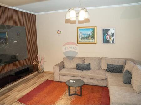 Apartament 1+1. Perball Delijorgjit,  Irfan Tomini