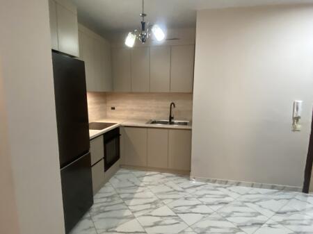 2+1,imobiluar ne yzberisht,te unik bar,cmimi 500 euro