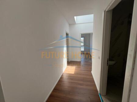 OKAZION! Tirane, Shitet, Apartament 2+1 tek Rruga e Barrikadave