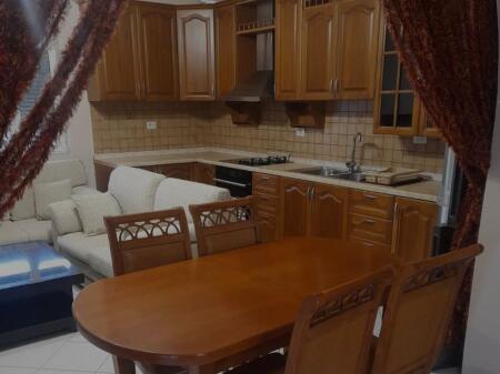 SHTEPI PRIVATE NE SAUK, SHUME PRANE RRETHIT