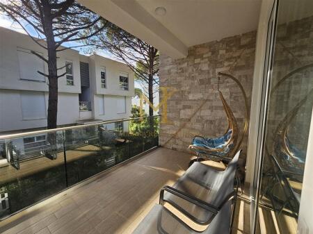 Vendesi Appartamento 1+1 nel Complesso Prestigioso San Pietro Resort, Baia di Lalëz