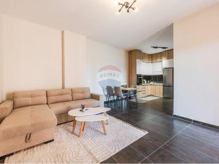 Apartament 1+1 me qira – Rruga e Kavajës !