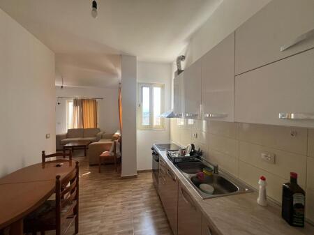 Japim me qira Apartament 2+1 tek Kodra e Priftit!!