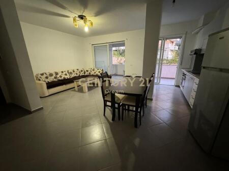 JEPET ME QIRA APARTAMENT 2+1+2 TEK KOPSHTI BOTANIK! 500 € /Muaj