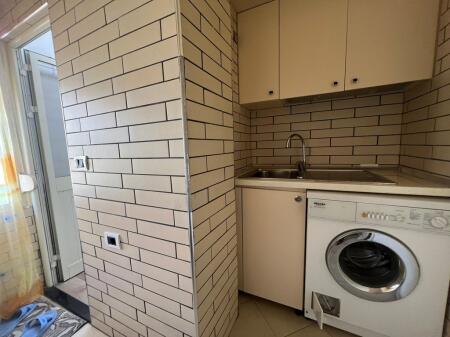 Appartamento 1+1 in Affitto a Frigoriferi, Tirana 370 € /Mese