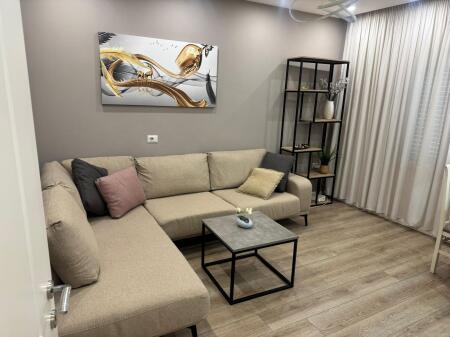 Jepet apartamenti me qera 1+1 , Ferit Xhejko ,Ish Restorant Durresi