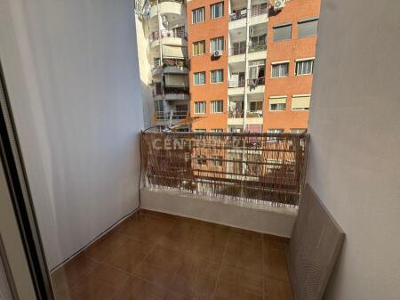 Apartament 1+1 Me Qira në Yzberish, Tiranë!
