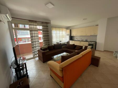 Apartament 3+1 me qira në Fresk