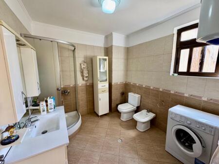 villa floor for rent