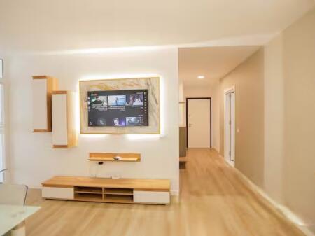 Jepet me Qira Apartament 2+1 te sheshi Wilson! 750 € /Muaj