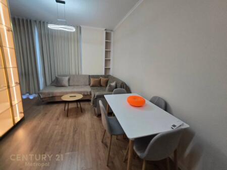 Jepet me Qera Apartament 1+1 tek Bulevardi i Ri